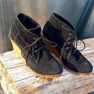 Sketchers black with wedge